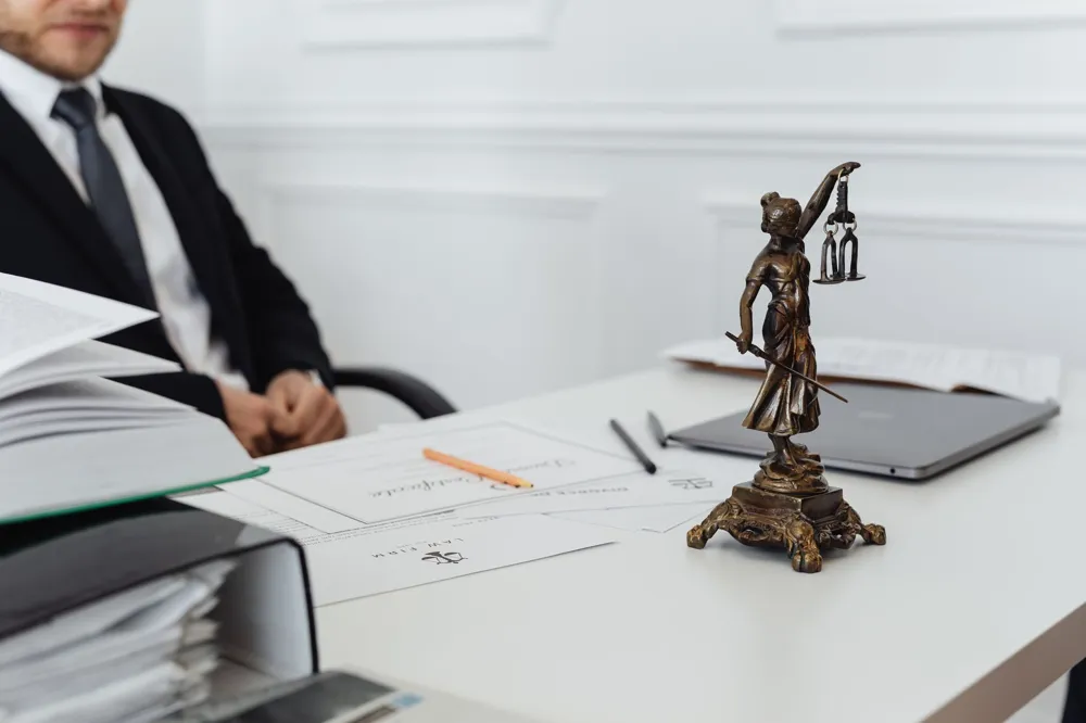 Calendário editorial jurídico: como manter a produção de conteúdo sem travar a rotina do escritório