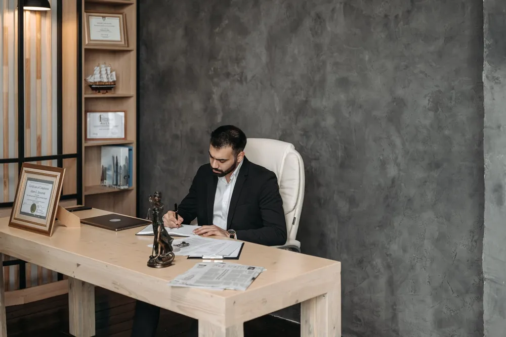 Como definir etapas, critérios e tarefas do funil jurídico no CRM